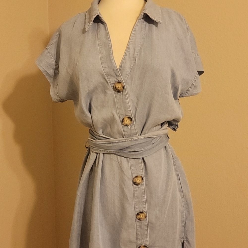 ‎Zara chambray waist tie dress size small.